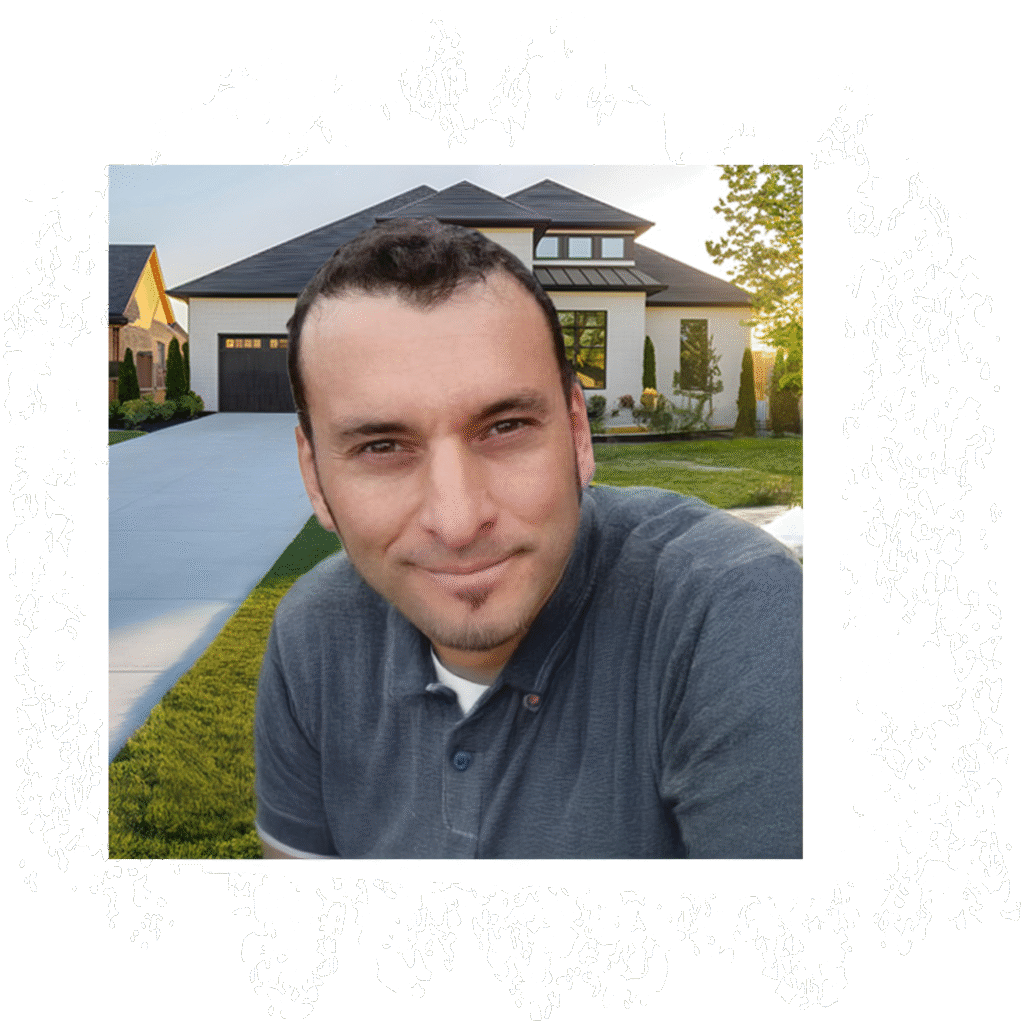 Portrait de Cédric, fondateur de La Clé Française, devant une maison moderne